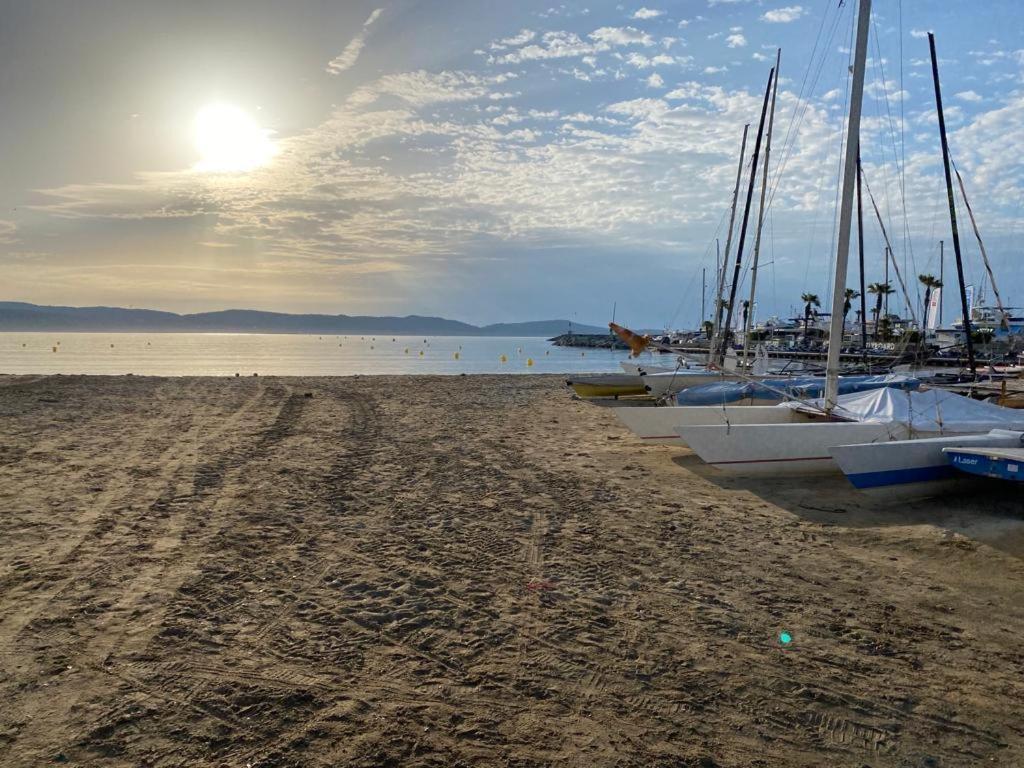 Le Diatomee - Rue Du Port Lägenhet Cavalaire-sur-Mer Exteriör bild
